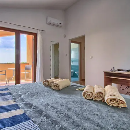 Villa Stokovci In Central Istria For Families And Kids With A Large Garden And Playground-2